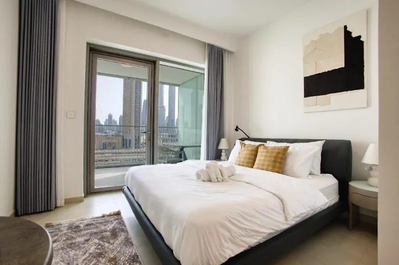 Elegant 2 Bedroom Burj Khalifa & Downtown Views Dubai