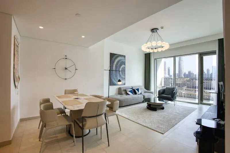 Elegant 2 Bedroom Burj Khalifa & Downtown Views Dubai